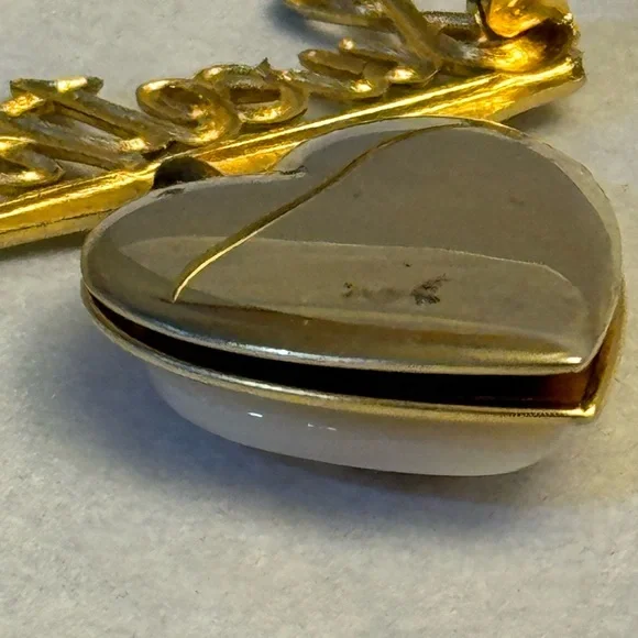 Sweetheart Navy Brooch Locket - Picture 5 of 13